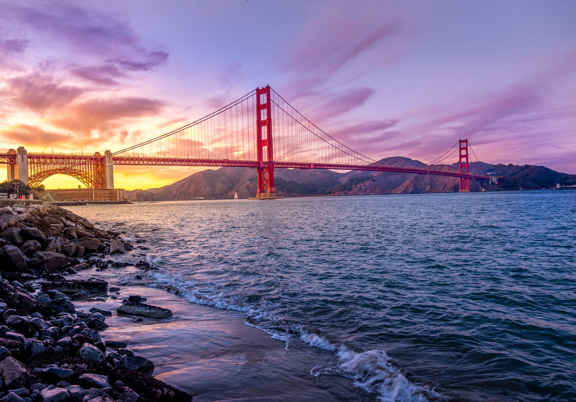 umer-sayyam-SHP1t8EduMY-unsplash